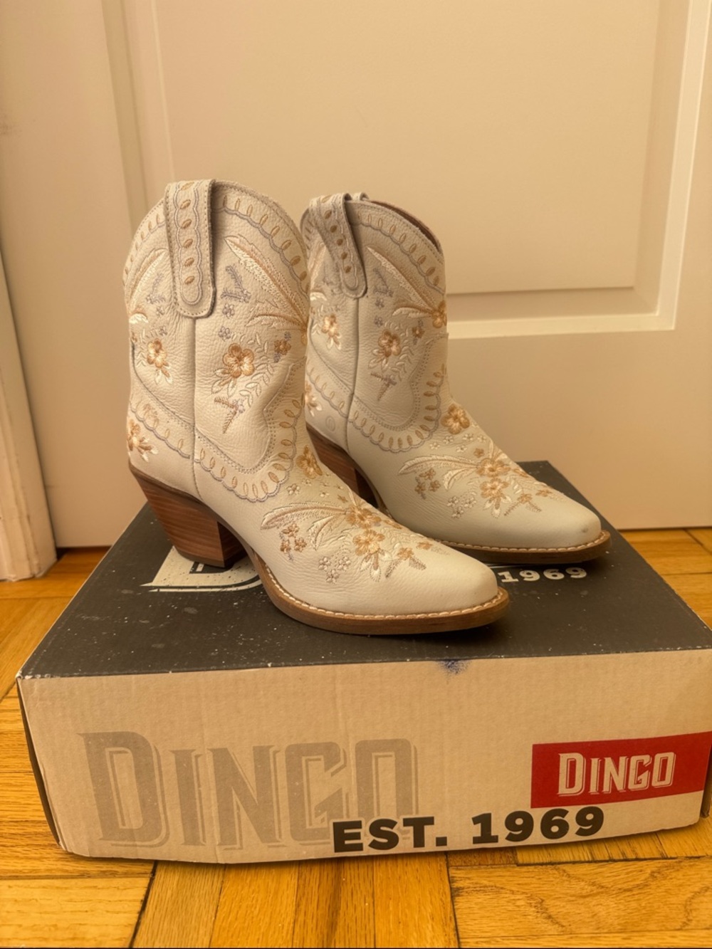 DINGO 1969 PRIMROSE LEATHER BOOTIES